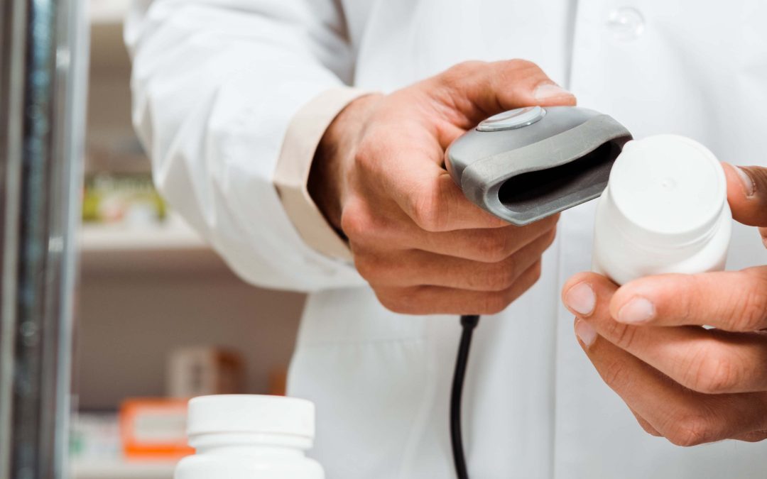 Detrás del mostrador de farmacia